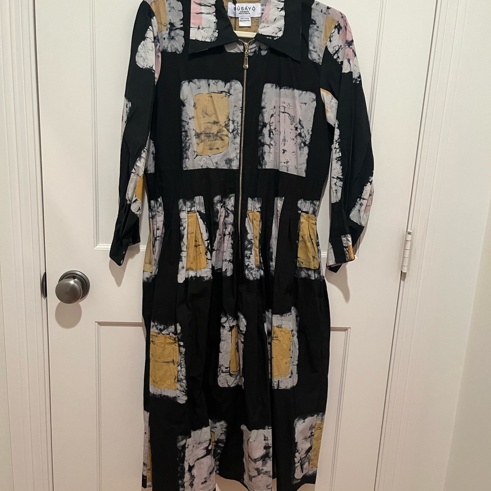 Busayo Yewande Dress in Black Geometric Tie Dye Print - Picture 4 of 9